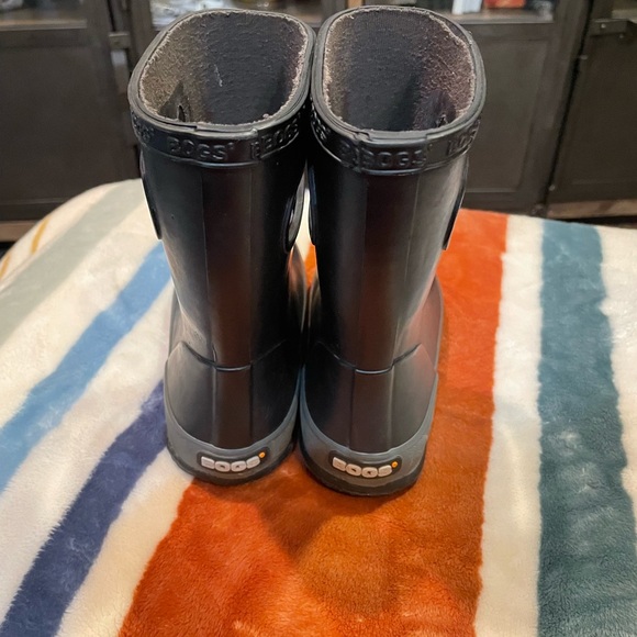 Bogs Kids Black Waterproof Boots - Picture 2 of 4